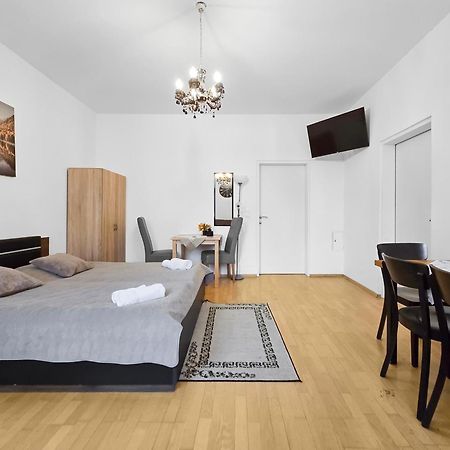 Three King-Size Beds, Three Bedrooms Vídeň Exteriér fotografie